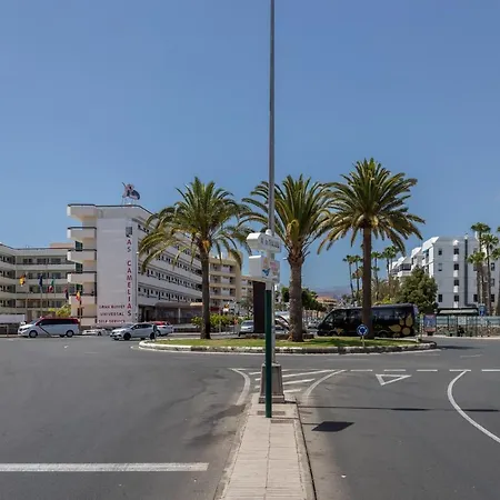 Flatguest Yaiza + Terrace + Pool + A/c Casa vacanze
