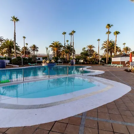 Flatguest Yaiza + Terrace + Pool + A/c